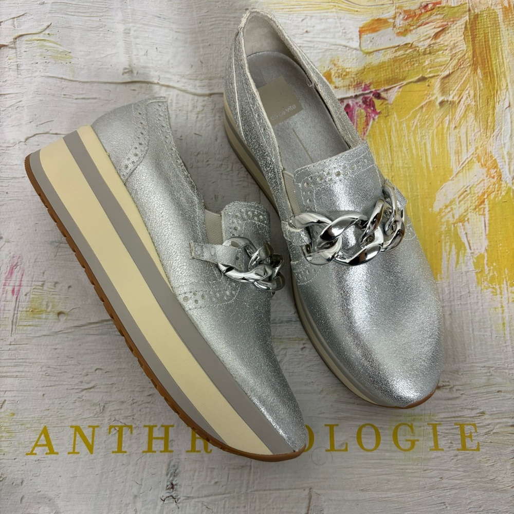 Dolce Vita Jhenee Silver Metallic
Suede Sneaker